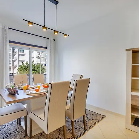 2br | Pool, Ac & Parking *