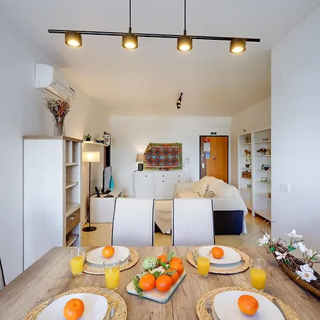 2br | Pool, Ac & Parking Apartment